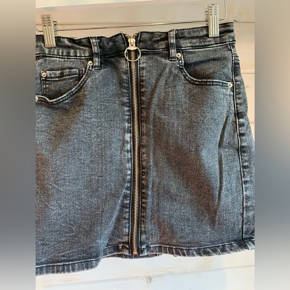 Garage | Black Niki Acid Wash High Rise Zip Front Skirt - Picture 4 of 6